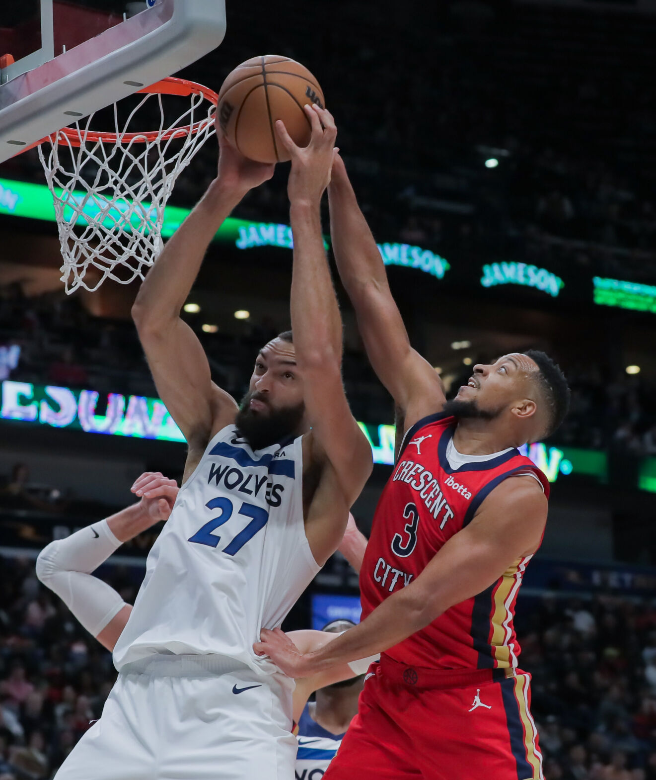 NO.pelicanstimberwolves.121223.0601.jpg
